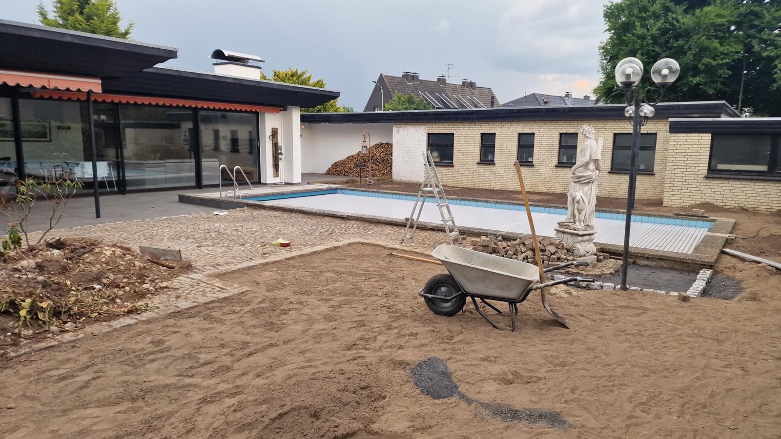 Gartenumgestaltung mit Pool – Alin & Neli Geldern
